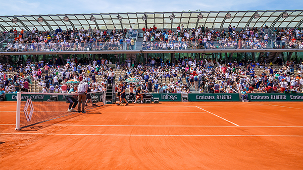 Il match della fotoprotezione: i brand farmacia puntano sui campioni del tennis