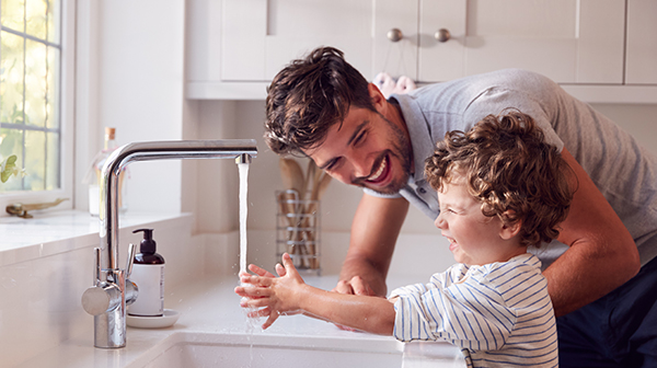 Global hand washing day, mani sane e pelle protetta nella cura quotidiana